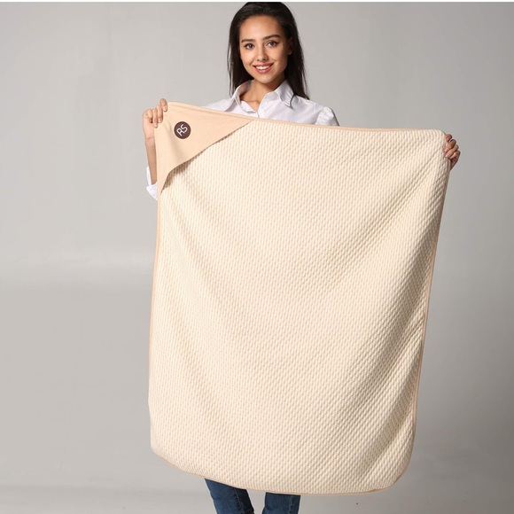 Radia Smart Large Protective Belly Pregnancy Baby Blanket, Organic, 5G Blocking - Picture 9 of 9